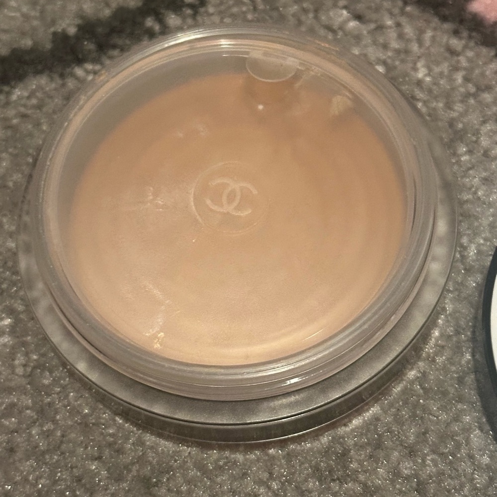 CHANEL Les Beiges Bronzing Cream - Picture 6 of 6